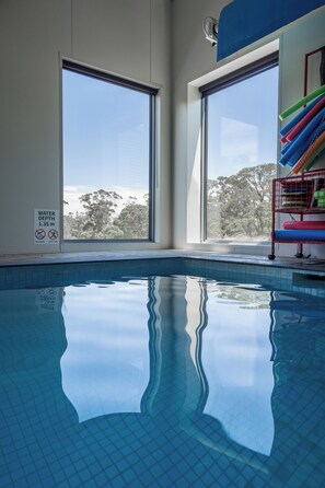 Indendørs pool, opvarmet pool