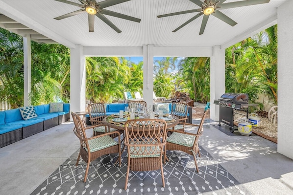 Outdoor dining