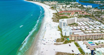 Renovated Jamaica Royale Condo: Private Beach Access, Modern Comforts, and Steps to the Pool!