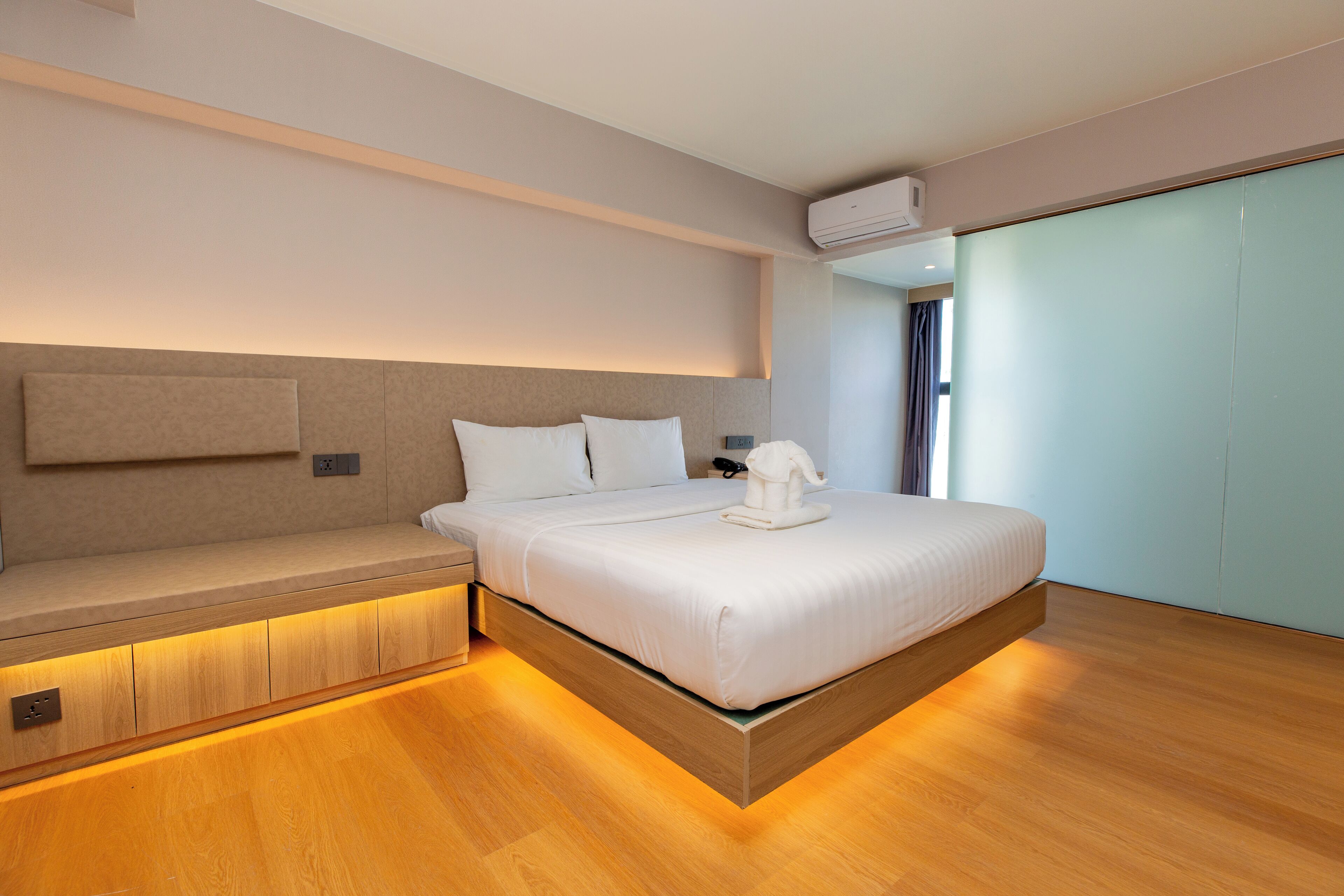 Superior kamer, 1 slaapkamer, niet-roken | Een strijkplank/strijkijzer, gratis wifi, beddengoed