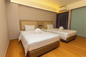 Superior Room, 1 Bedroom, Non Smoking | Iron/ironing board, free WiFi, bed sheets - lucky Elephant Hotel (Bangkok)
