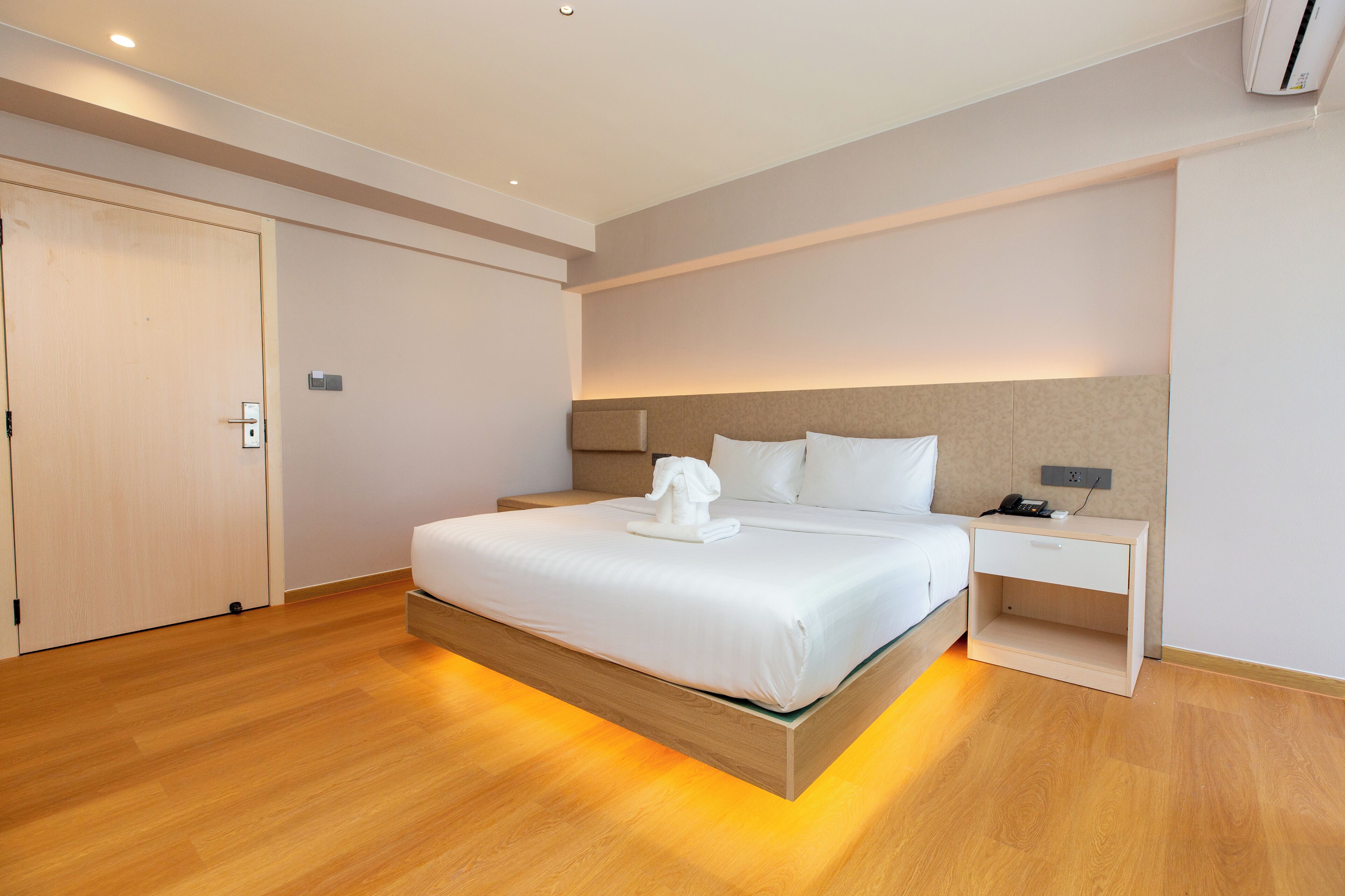 Rom – superior, 1 soverom, ikke-røyk | Strykejern/-brett, wi-fi (inkludert) og sengetøy