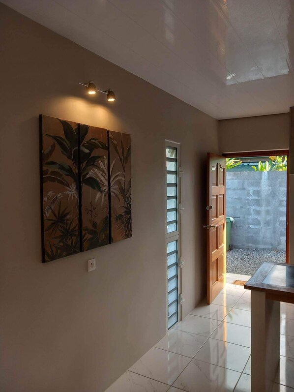 Interior - Fare Onavai (Puna'auia)