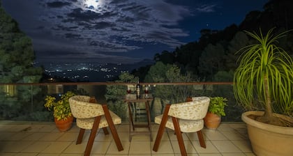 Kalmia Kasauli 3BHK Villa : King sized bed +Bonfire +WiFi+ Cook