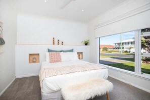 4 habitaciones, escritorio, tabla de planchar con plancha y wifi gratis 