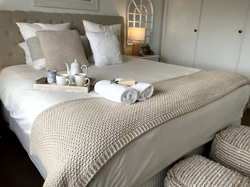 Modern Farmhouse at Pacific Sands Mollymook Beach