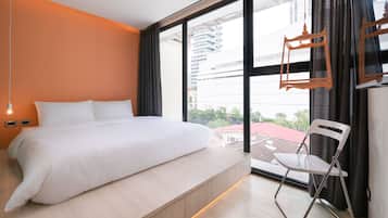 Double Room, 1 King Bed, Private Bathroom | Laptop workspace, free WiFi, bed sheets