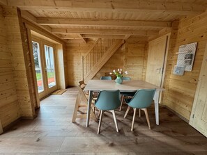 Cabaña familiar | Servicio de comidas en la habitación