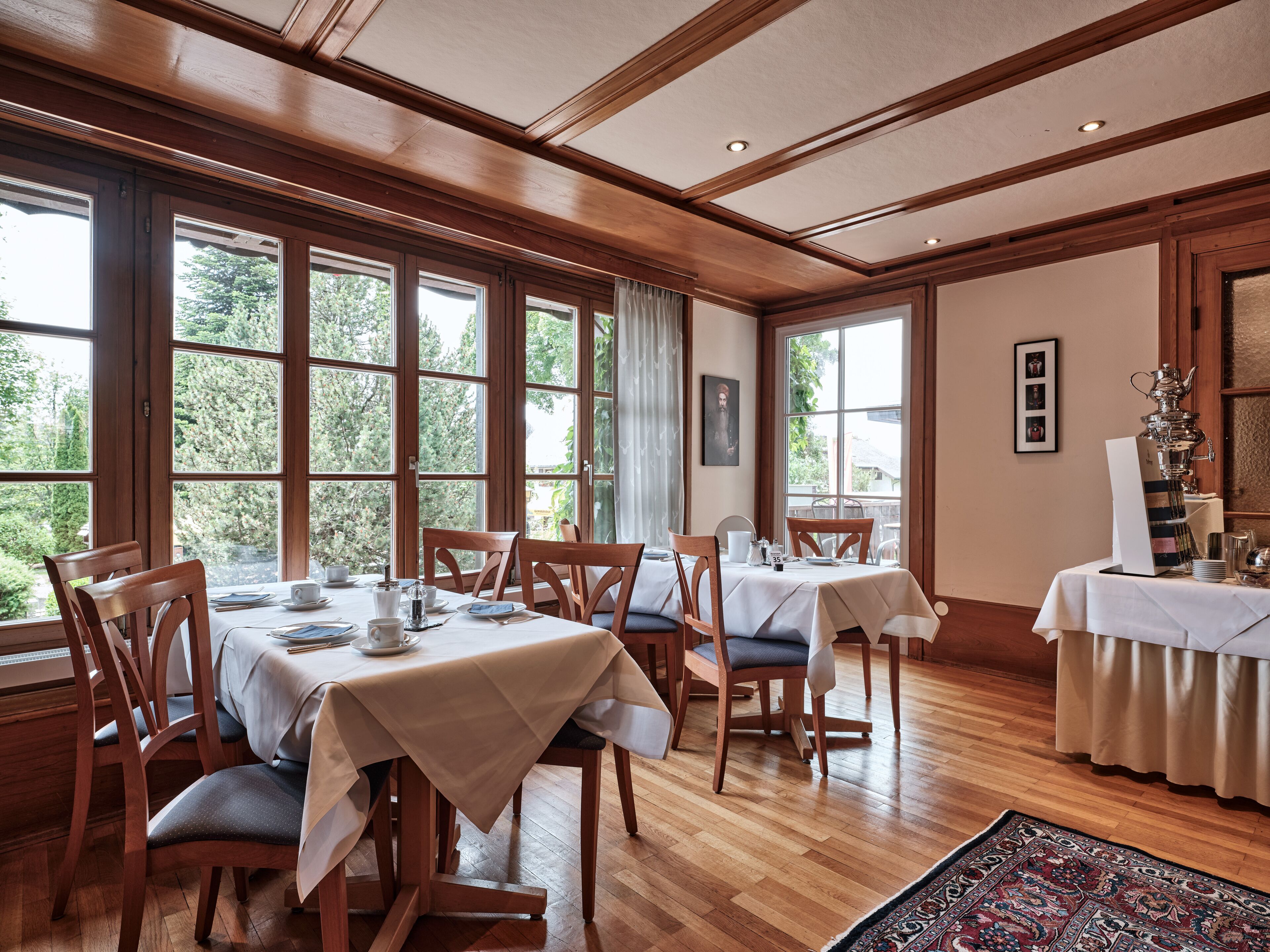 Petit déjeuner buffet (15 EUR par personne)