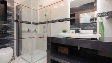 Shower, towels