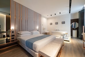 Suite, Bathtub | Premium bedding, minibar, in-room safe, desk - Agra Suites (Naples)