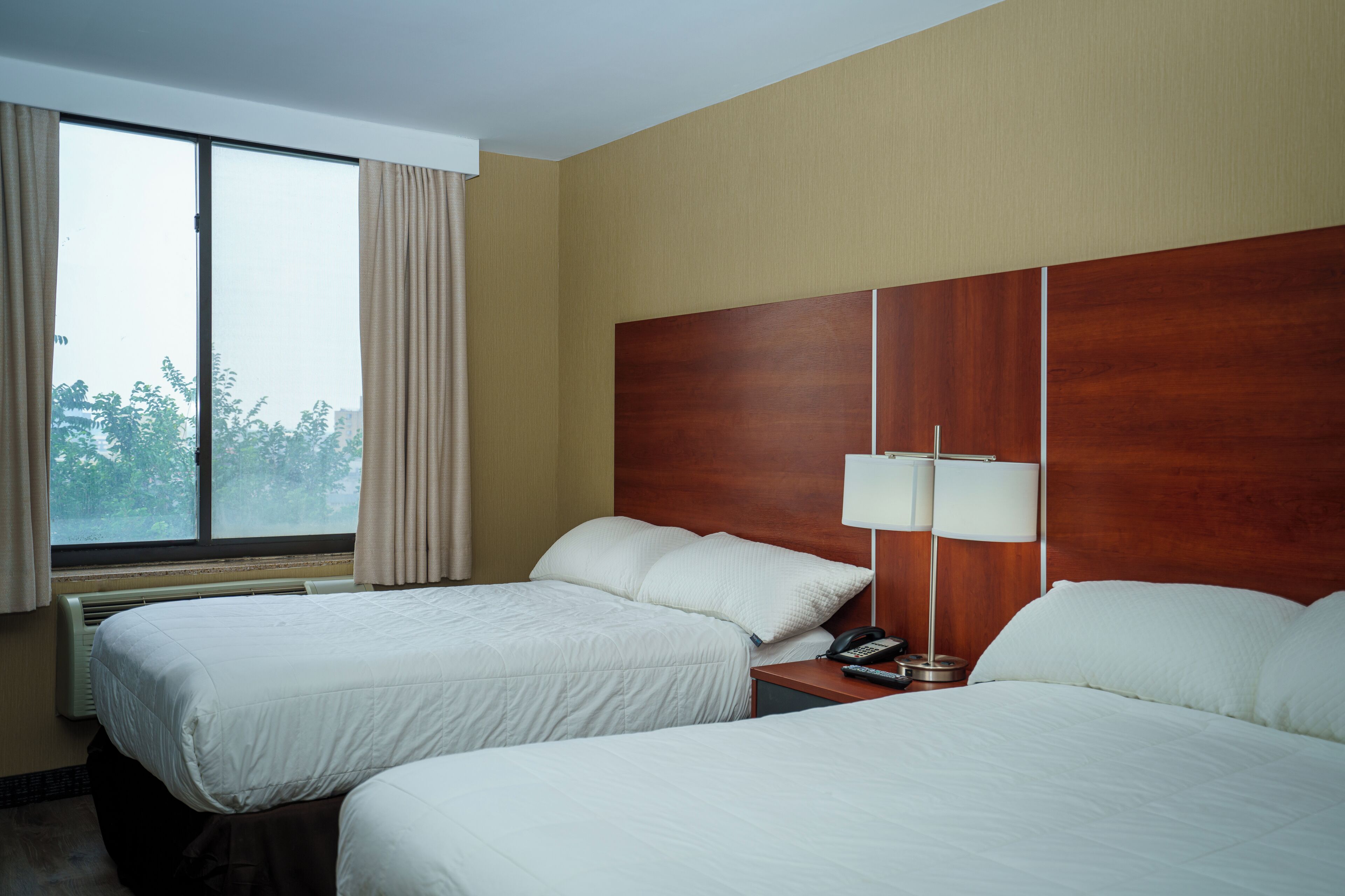 Business Double or Twin Room | Living area