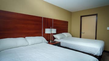 Business Double or Twin Room | Living area