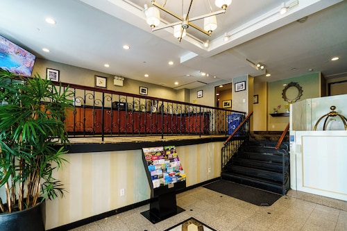 Sky Hotel Flushing/LaGuardia Airport