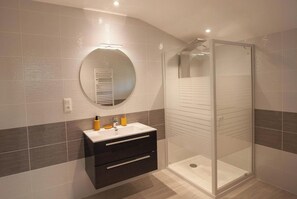 Shower - Gîte Haïti (Eymet)
