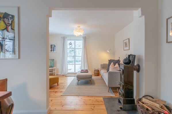 Televisión, tenis de mesa y estéreo