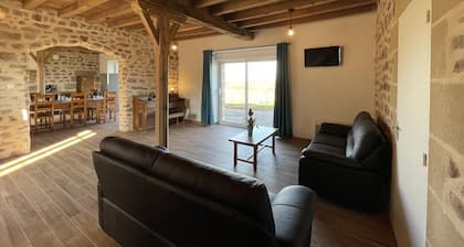 Renovated 18th century farmhouse with piano and authentic charm