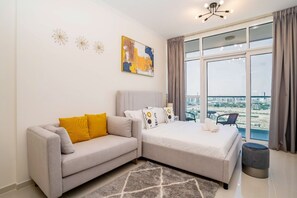 Interior - Tanin - Incredible City Vista From Balcony of Fancy Studio (Dubai)