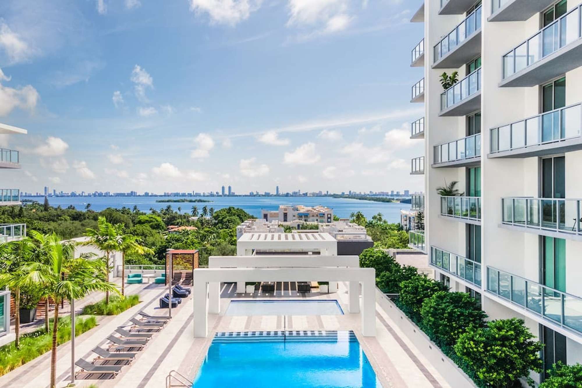 Relaxing 1Bedroom w/pool, gym & free parking