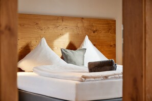 3 Schlafzimmer, Schreibtisch, Bügeleisen/Bügelbrett, kostenloses WLAN