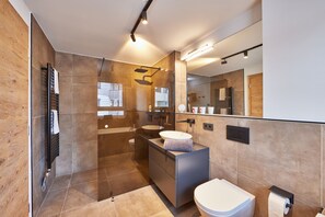 Hair dryer, towels - For explorers and mountain enthusiasts - Wax-N-Stein (Garmisch-Partenkirchen)