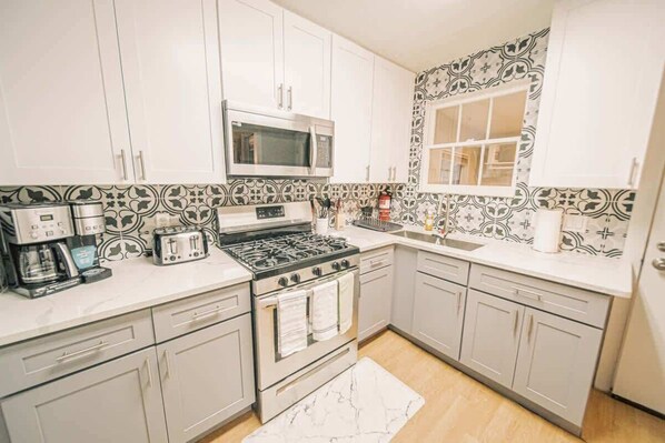 冰箱、微波炉、炉灶、茶具/咖啡用具