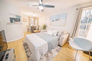 2 多间卧室、熨斗/熨衣板、WiFi、床单