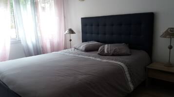 4 chambres, fer et planche à repasser, Wi-Fi gratuit