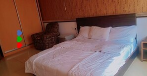Executive Room | Blackout curtains, soundproofing, free WiFi - Skywood suite  (Abeokuta)