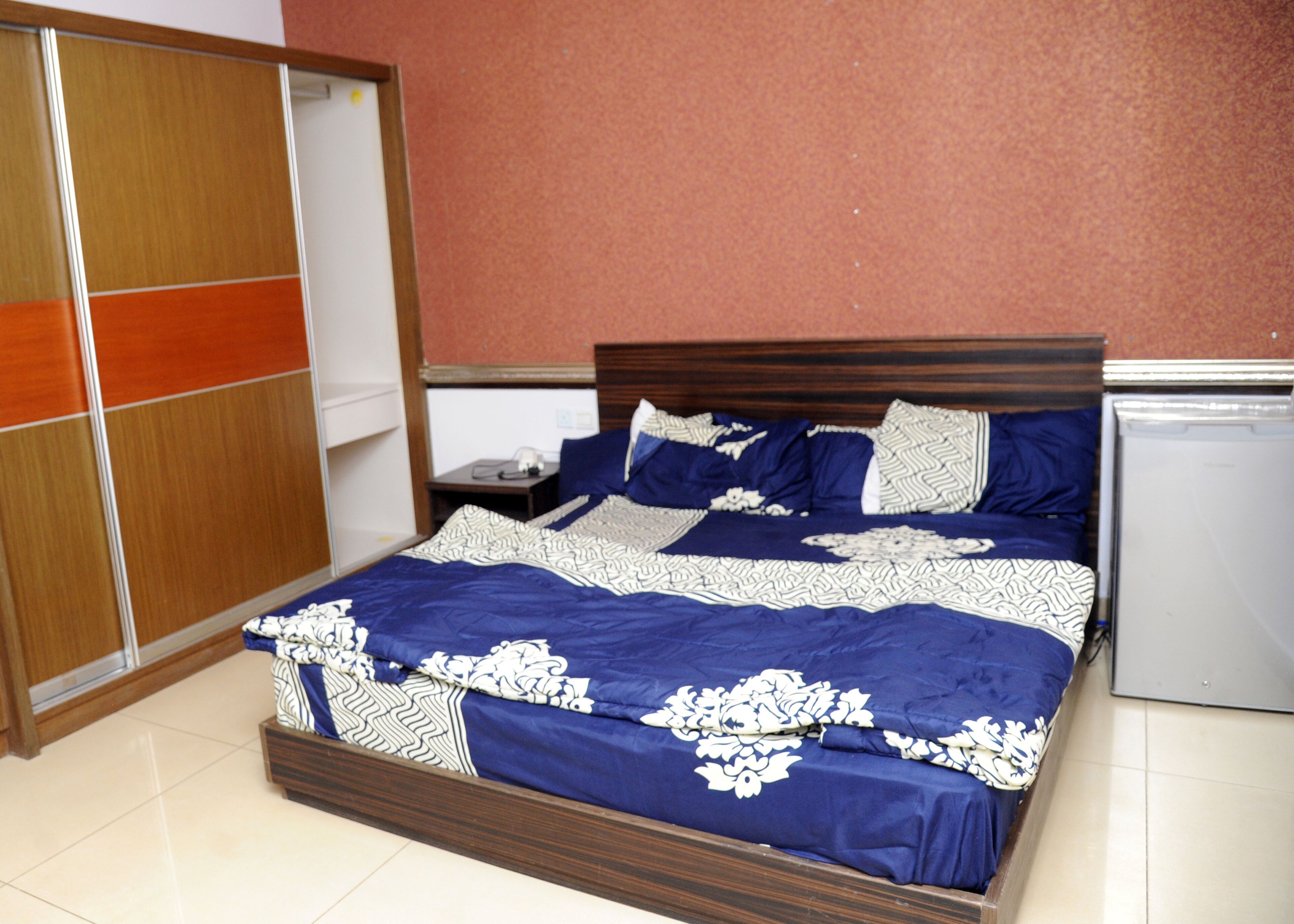 Blackout curtains, soundproofing, free WiFi