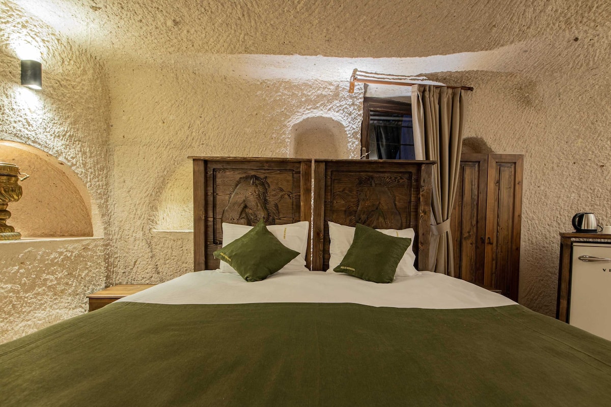 1 bedroom, premium bedding, memory-foam beds, individually decorated
