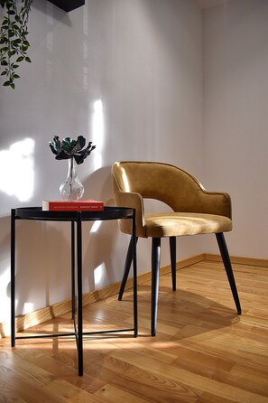 1 habitación, espacio para trabajar con laptop y wifi gratis 