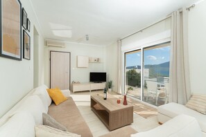 Apartment | Living area | Smart TV - Blanco Apartment by A&D Properties (Markopoulo Mesogaias)