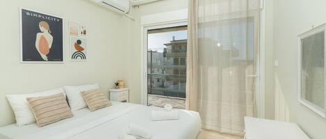 Apartment | 2 bedrooms, blackout drapes, free WiFi