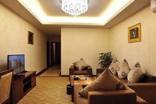 Baimei Zhubao Hot Spring Hotel