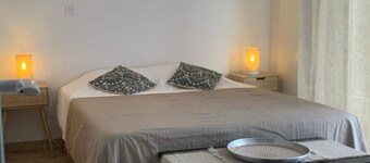 Large Villa - courtyard and terraces overlooking Lake Salonika