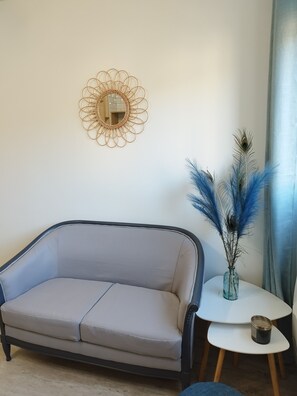 Flat-screen TV - Charming studio 2 steps from the center, private parking space (Metz)