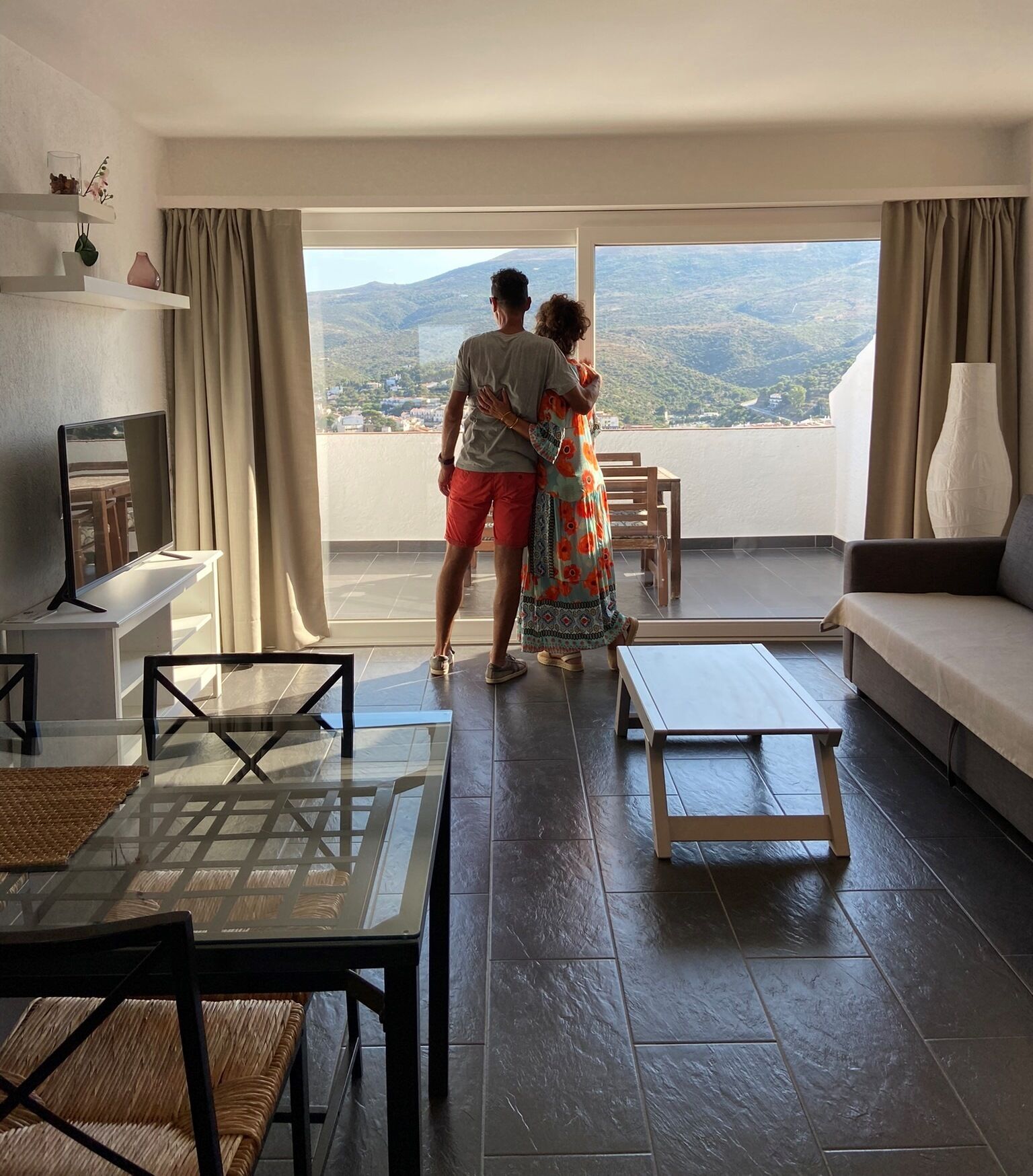 Modern apartment with views of the bay of Cadaqués