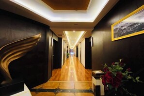 Restaurant - Jinshi Mankang Impression International Hotel (Markam)