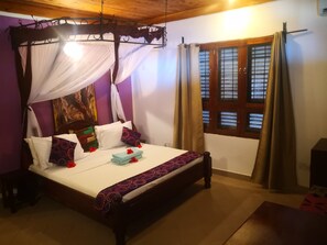 Frigobar, berço de viagem, Wi-Fi de cortesia, roupa de cama