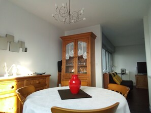 Dining - Cosy apartment in Vannes for 4 people. (Vannes)