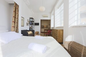 1 chambre, fer et planche à repasser, Wi-Fi, draps fournis