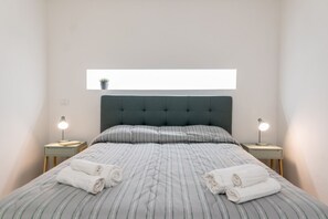 2 habitaciones, tabla de planchar con plancha, internet y ropa de cama 