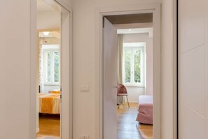 3 chambres, fer et planche à repasser, accès Internet, draps fournis