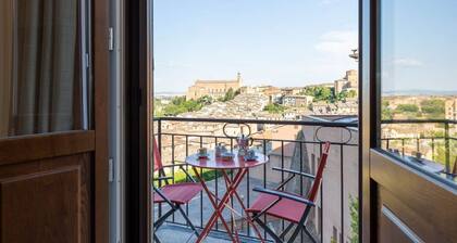 Siena Historic Center Stylish Flat with Balcony!