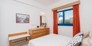 1 bedroom, in-room safe, iron/ironing board, WiFi