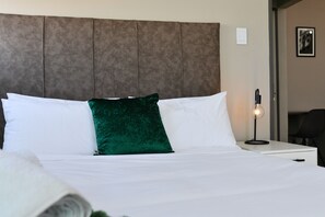 Premium bedding, memory foam beds, in-room safe, individually furnished - Next To Apartment Hotel (Pretoria)