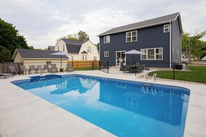 Piscine extérieure, piscine chauffée