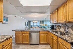 Microwave, dishwasher, coffee/tea maker, toaster - XPLORIE ACTIVITIES & LINENS INCLUDED*! Beautiful 1st Floor 3BR Plaza Condo! (Ocean City)