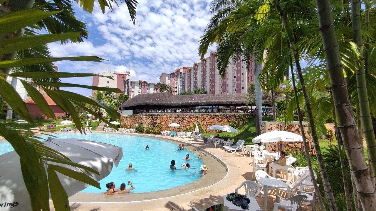 حمّام سباحة خارجي، حمّام سباحة مُدفَّأ